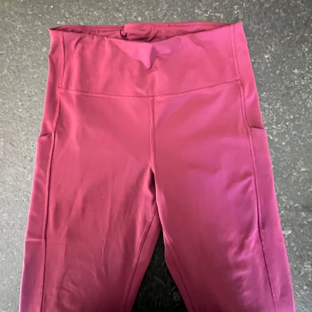 Athleta Ultimate Stash Pocket 7/8 Leggings